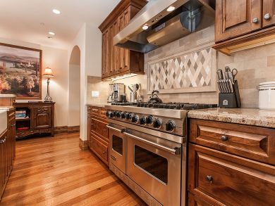 gourmet kitchen